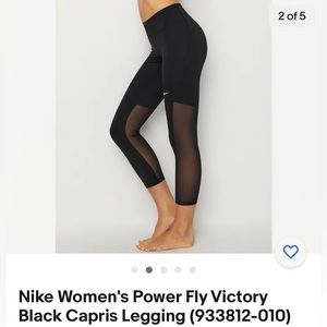 Nike Women’s Power Fly Victory Capri Leggings (L)